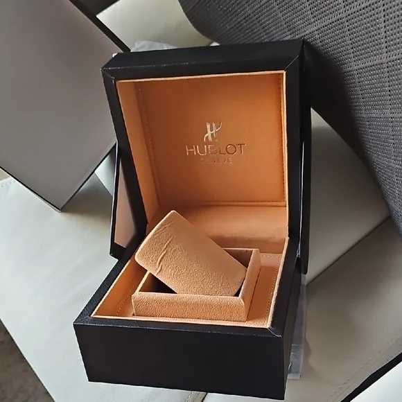 Hublot Black Presentation Box - Picture 5 of 9